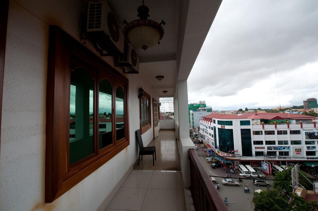 Wei Si Deng Hotel & Restaurant Phnom Penh Ngoại thất bức ảnh
