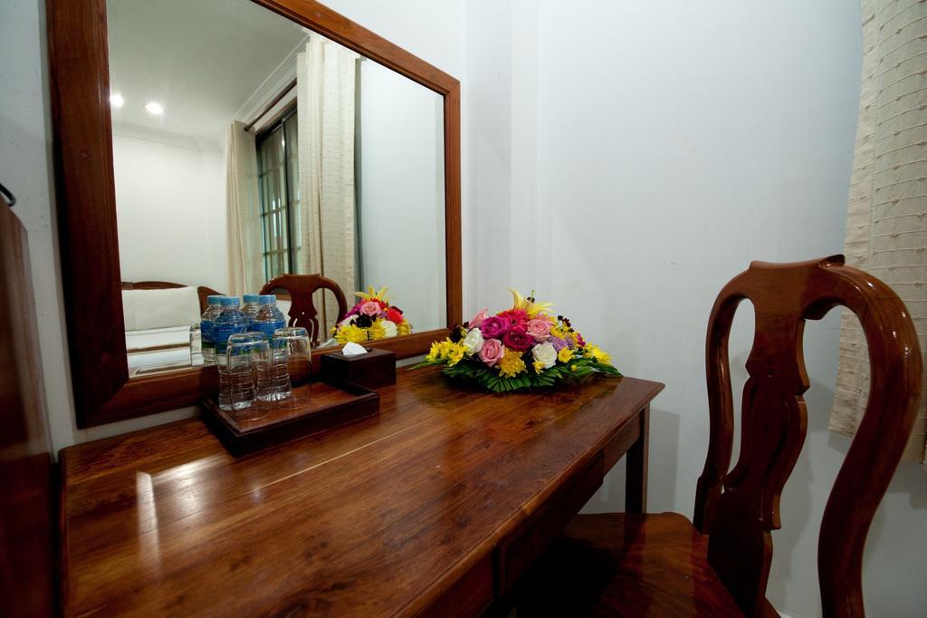 Wei Si Deng Hotel & Restaurant Phnom Penh Ngoại thất bức ảnh