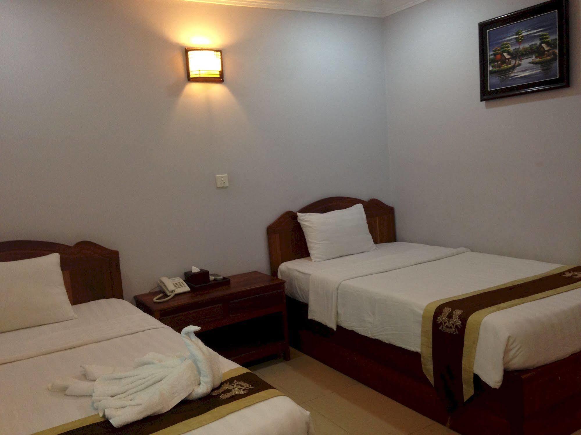 Wei Si Deng Hotel & Restaurant Phnom Penh Ngoại thất bức ảnh