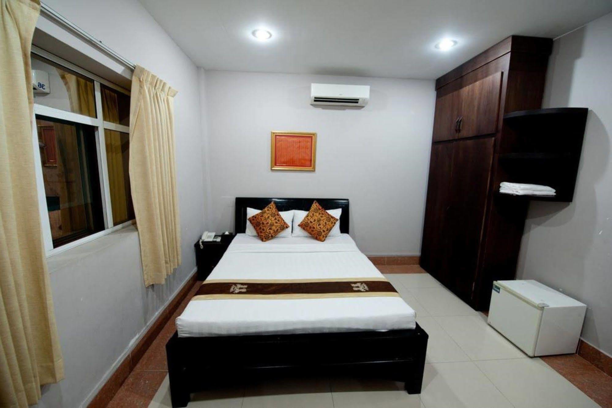 Wei Si Deng Hotel & Restaurant Phnom Penh Ngoại thất bức ảnh