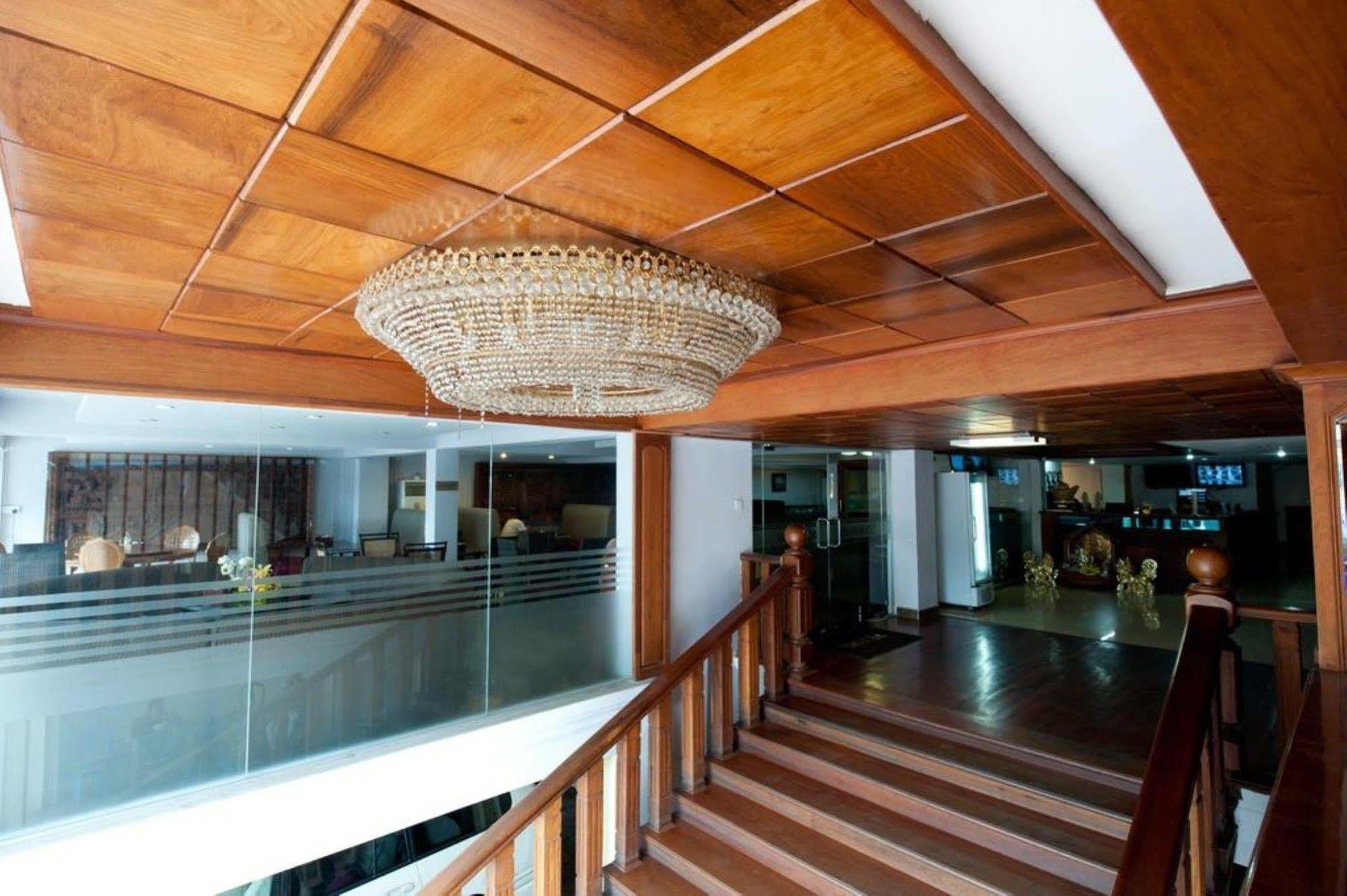 Wei Si Deng Hotel & Restaurant Phnom Penh Ngoại thất bức ảnh